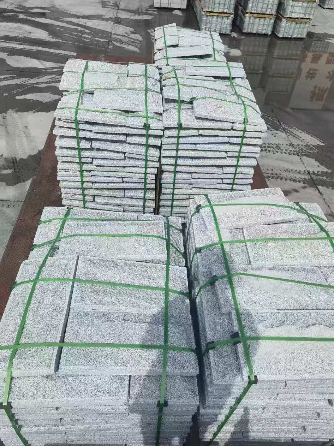 石家庄 芝麻白蘑菇石装车出货