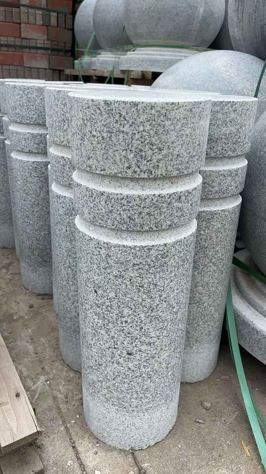 石家庄 芝麻白花岗岩挡车柱、隔离柱多少钱