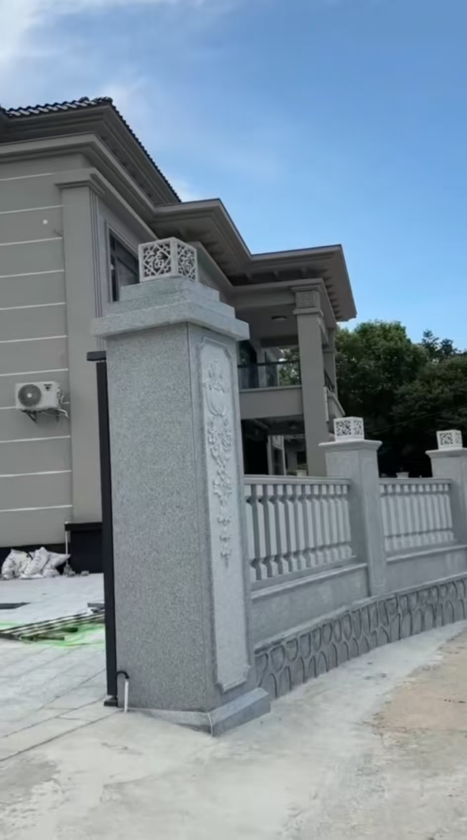 石家庄 芝麻白别墅围墙栏杆，私人订制