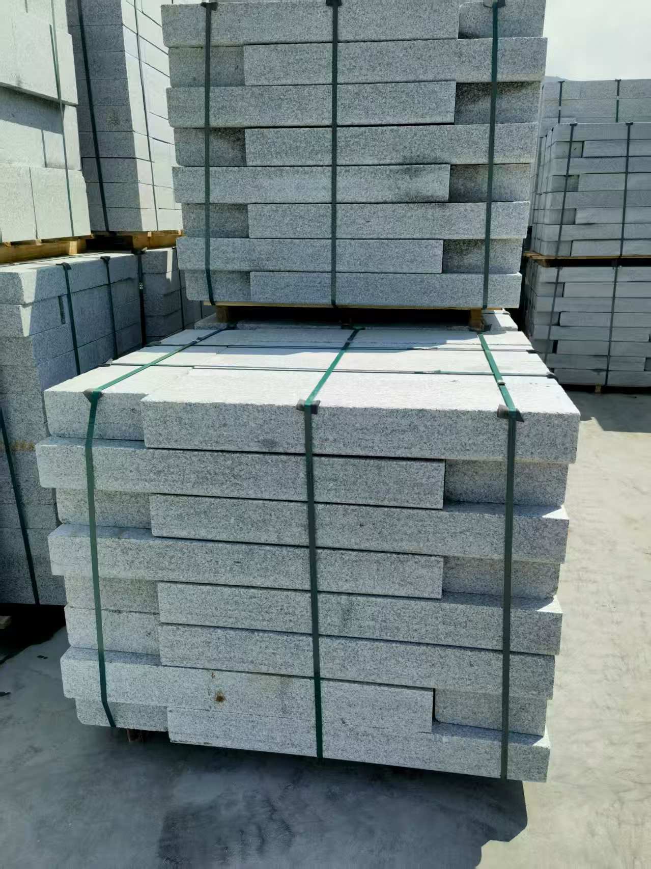 石家庄 芙蓉白花岗岩路沿石、平石尺寸标准，色泽均匀